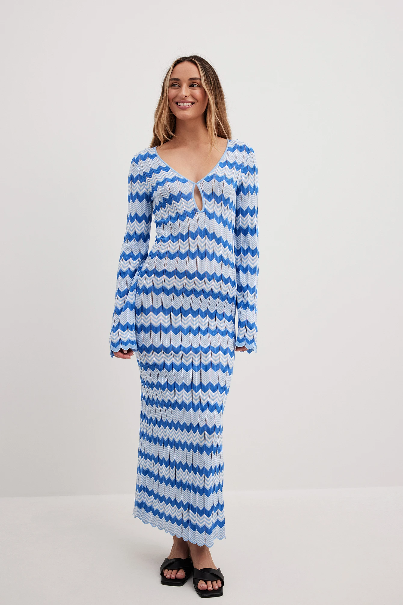 Robe Mi-longue En Maille Ondulée à Détail Goutte D'eau 2 Robe Mi-longue En Maille Ondulée à Détail Goutte D'eau – Image 2