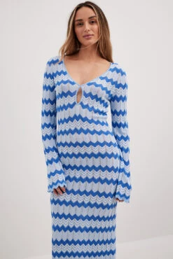 Robe Mi-longue En Maille Ondulée à Détail Goutte D'eau 11 Robe Mi-longue En Maille Ondulée à Détail Goutte D'eau -Lady Doux Soldes Magasin wavy knitted key hole midi dress 1018 010325 00801491