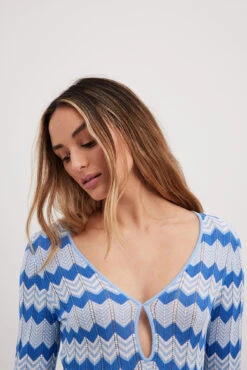 Robe Mi-longue En Maille Ondulée à Détail Goutte D'eau 10 Robe Mi-longue En Maille Ondulée à Détail Goutte D'eau -Lady Doux Soldes Magasin wavy knitted key hole midi dress 1018 010325 00801514