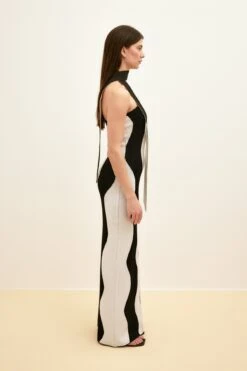 Robe Longue En Maille à Rayures Ondulées -Lady Doux Soldes Magasin wavy striped knitted maxi dress 1018 010284 0041 editorial2