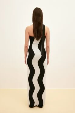 Robe Longue En Maille à Rayures Ondulées -Lady Doux Soldes Magasin wavy striped knitted maxi dress 1018 010284 0041 editorial3