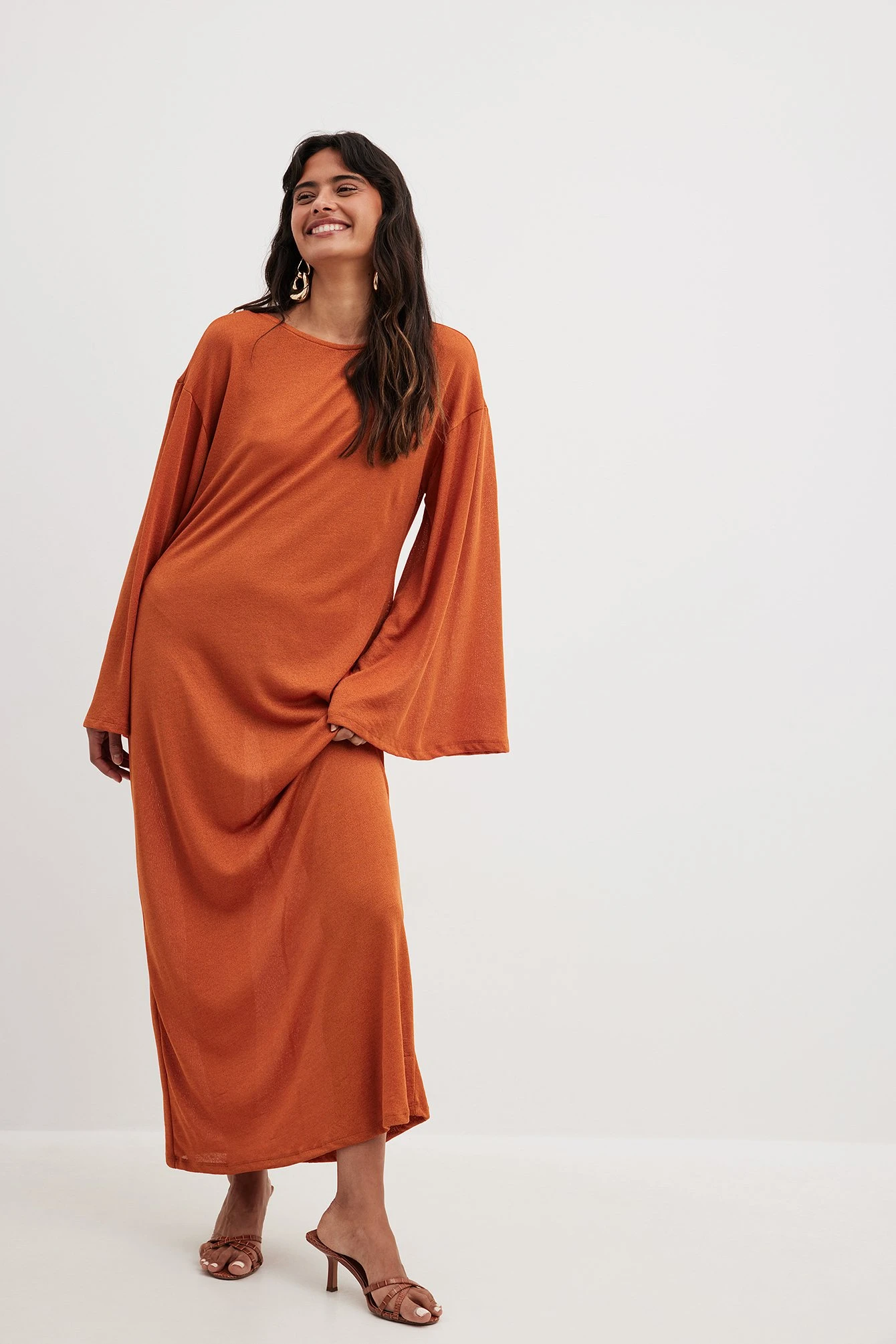 Robe Longue à Manches Larges 3 Robe Longue à Manches Larges – Image 3