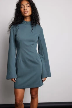 Robe Courte à Dos Ouverts Et Manches Larges -Lady Doux Soldes Magasin wide sleeve open back mini dress 1723 000056 779921186