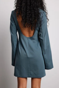 Robe Courte à Dos Ouverts Et Manches Larges -Lady Doux Soldes Magasin wide sleeve open back mini dress 1723 000056 779921191