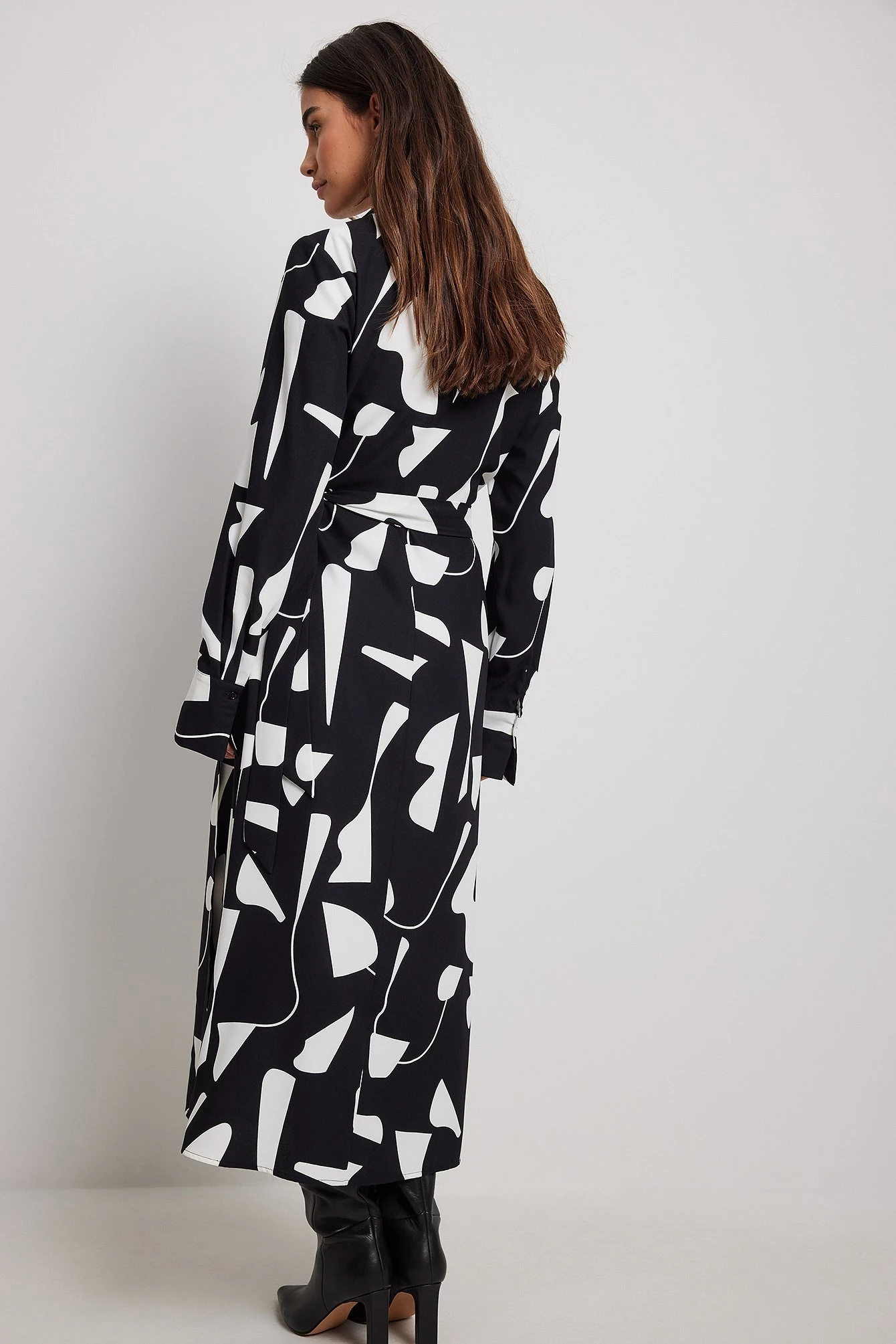 NA-KD Robe Mi-longue Portefeuille 3 NA-KD Robe Mi-longue Portefeuille – Image 3