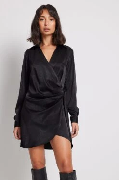 NA-KD Robe Chemise Portefeuille En Tissu Satiné -Lady Doux Soldes Magasin wrap satin shirt dress 1100 006817 000212154
