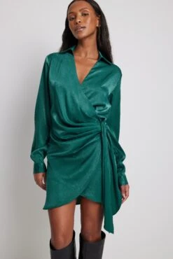 NA-KD Robe Chemise Portefeuille En Tissu Satiné -Lady Doux Soldes Magasin wrap satin shirt dress 1100 006817 05706812 copy